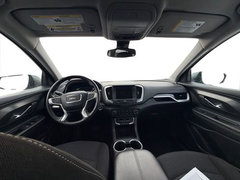 Used 2024 GMC Terrain SLE image 9
