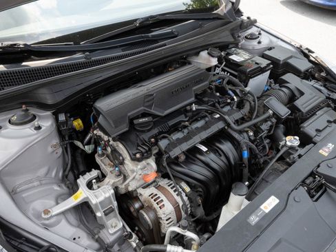 Used 2023 Hyundai Elantra SE FWD image 35