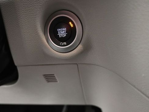 Used 2022 Chrysler Pacifica Touring-L FWD image 25