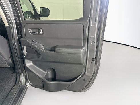 Used 2024 Nissan Frontier SV w/ SV Convenience Package RWD image 27