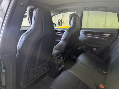 Used 2025 Porsche Macan Electric image 24