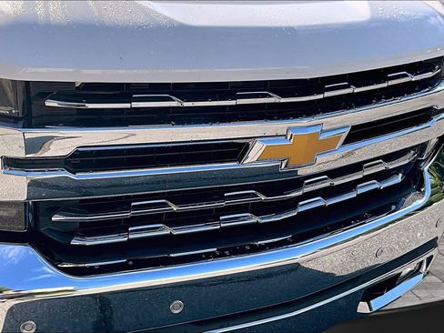 Used 2021 Chevrolet Silverado 1500 LTZ AWD/4WD image 29