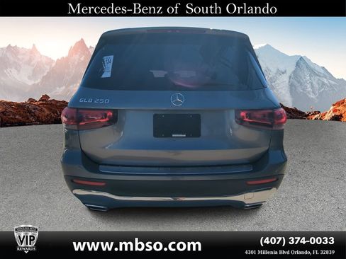 Used 2021 Mercedes-Benz GLB 250 w/ Premium Package image 18