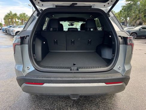New 2026 Chevrolet Equinox LT w/ Convenience Package II FWD image 12