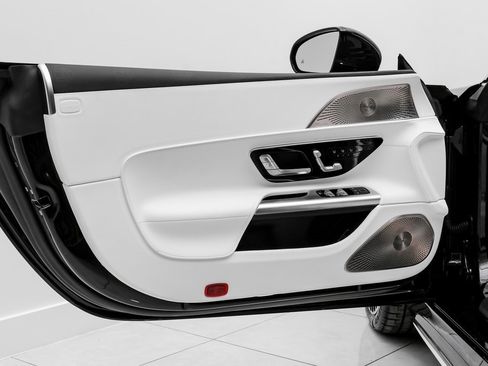 Used 2026 Mercedes-Benz Maybach SL 680 image 46