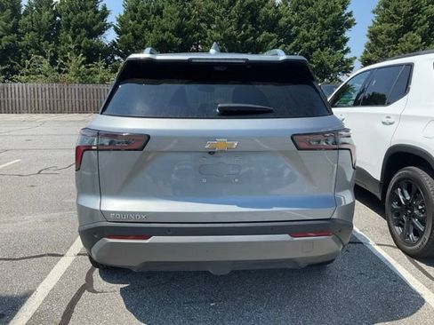 Used 2025 Chevrolet Equinox LT w/ Convenience Package II FWD image 5