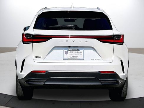 Used 2025 Lexus NX 250 FWD w/ Towing Package (2000 Lbs) image 7