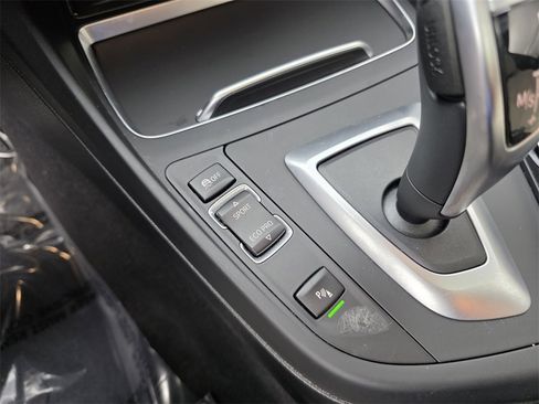 Used 2020 BMW 230i Coupe image 21