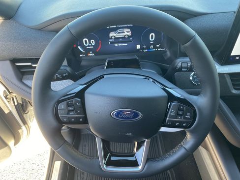 New 2026 Ford Explorer Platinum image 32