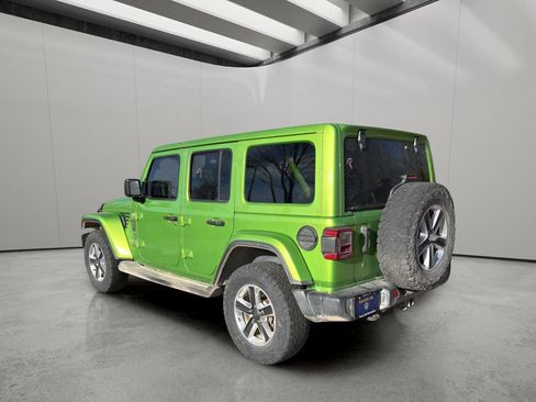 Used 2018 Jeep Wrangler Unlimited Sahara AWD/4WD image 6