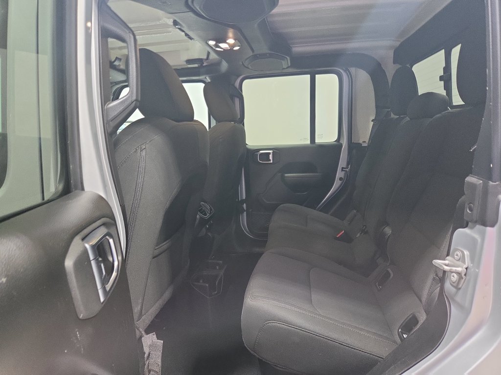 Used 2023 Jeep Gladiator Sport AWD/4WD image 23