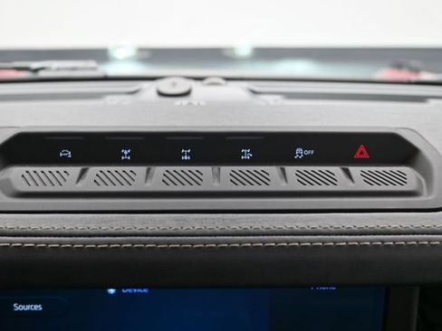 Certified 2025 Ford Bronco Badlands AWD/4WD image 14