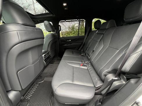 Used 2025 Lexus LX 600 4WD w/ Luxury Package image 52