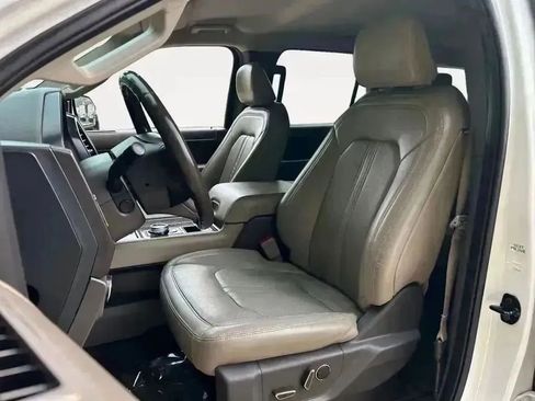Used 2021 Ford Expedition Max Limited image 9