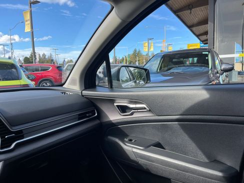 Used 2024 Kia Sportage LX image 35