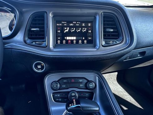 Used 2023 Dodge Challenger SXT image 6