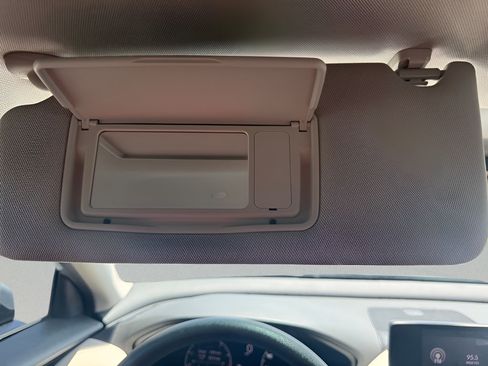 Certified 2023 Honda HR-V LX image 31