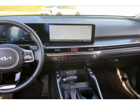 Used 2024 Kia Sorento S w/ Panoramic Sunroof Package image 6