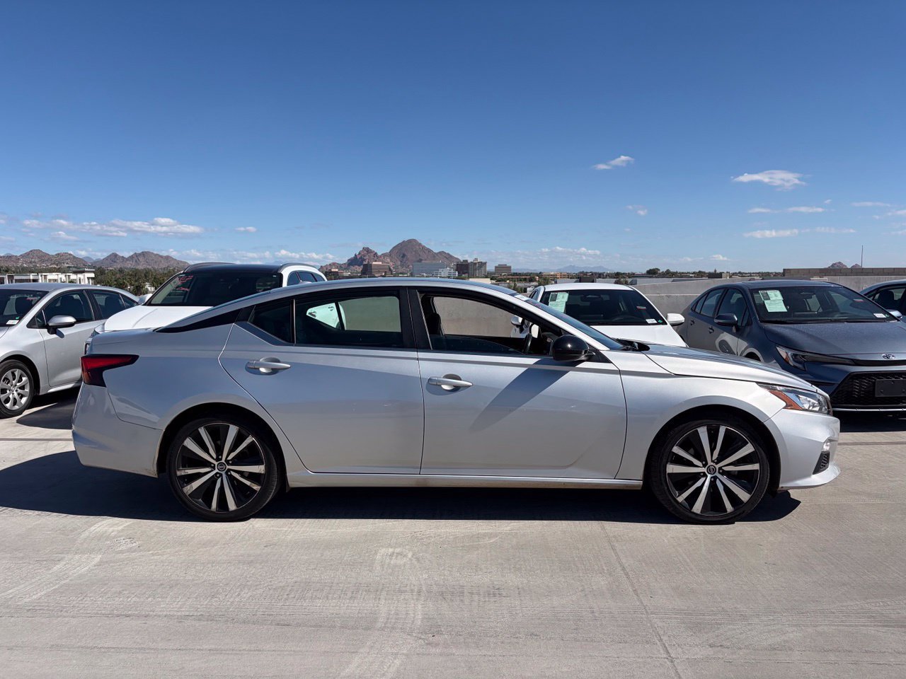 Used 2022 Nissan Altima 2.5 SR FWD image 3