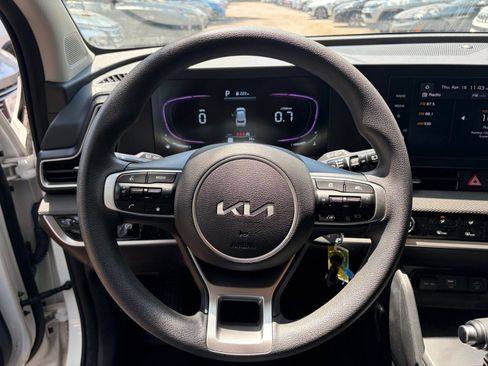 Used 2025 Kia Sportage LX image 25