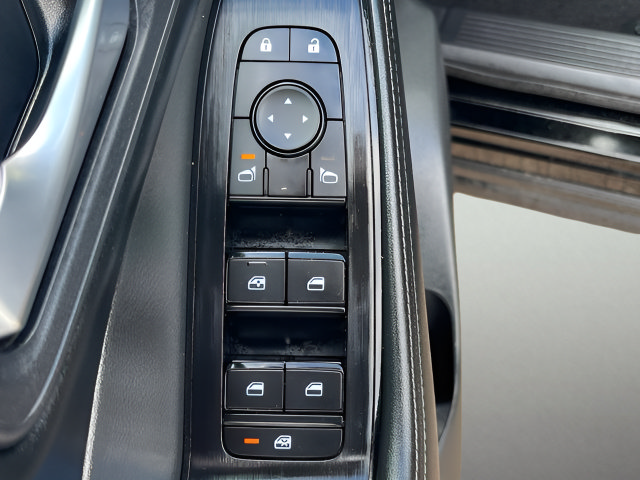 Used 2025 Nissan Rogue SV AWD/4WD image 15