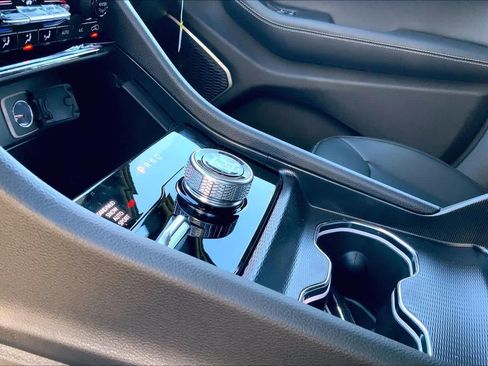 New 2025 Jeep Grand Cherokee L Limited w/ Black Appearance Package image 7