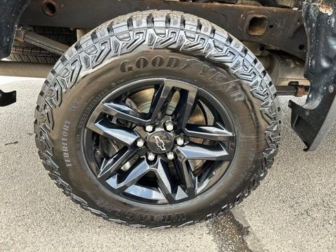 Used 2020 Chevrolet Silverado 1500 Custom Trail Boss w/ Custom Convenience Package AWD/4WD image 46