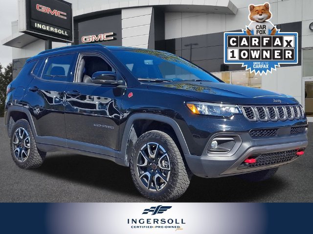 Used 2025 Jeep Compass Trailhawk AWD/4WD image 1