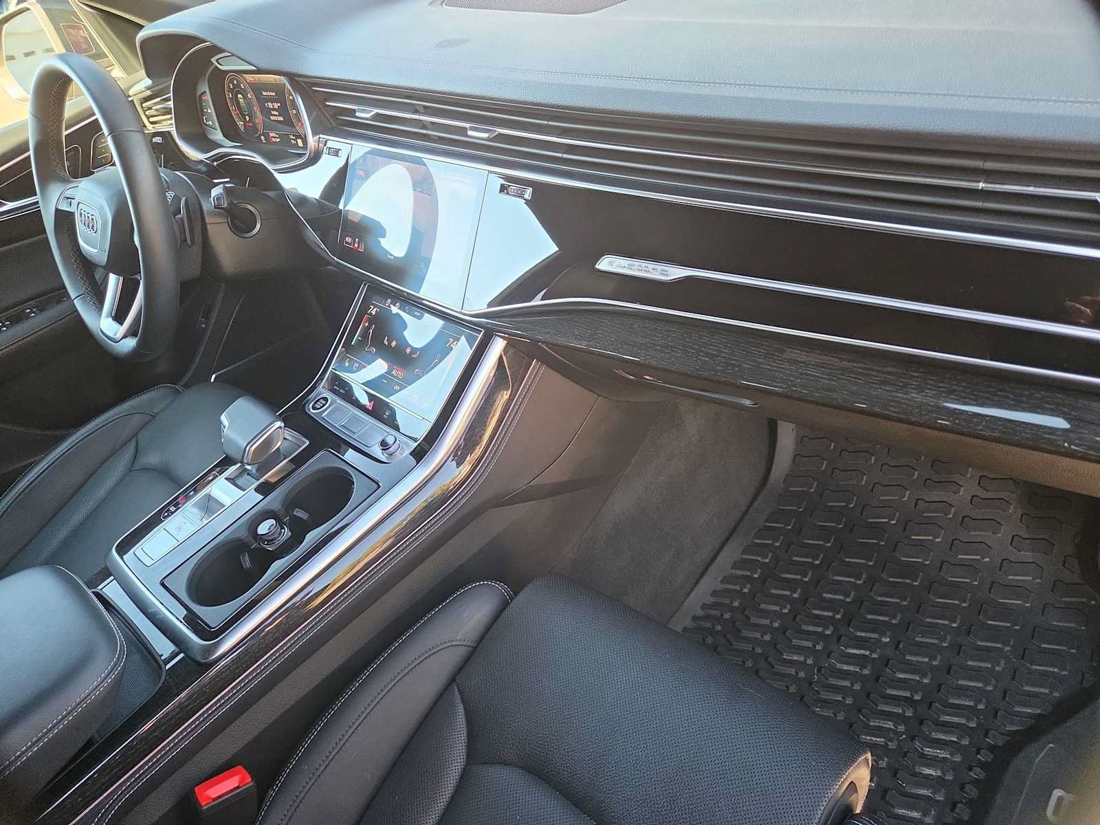 Used 2025 Audi Q8 Prestige AWD/4WD image 23