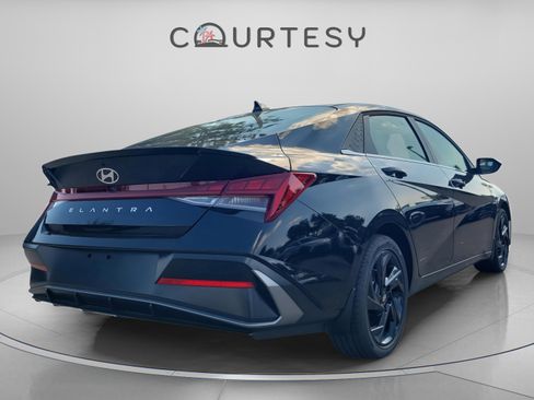 New 2026 Hyundai Elantra SEL Sport image 3