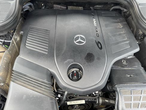 Used 2023 Mercedes-Benz GLS 450 4MATIC image 32
