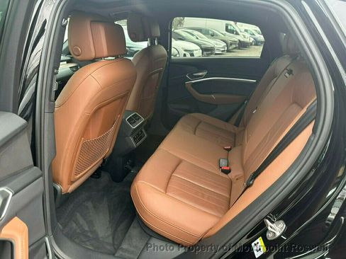 Used 2022 Audi e-tron Premium w/ Towing Package image 16
