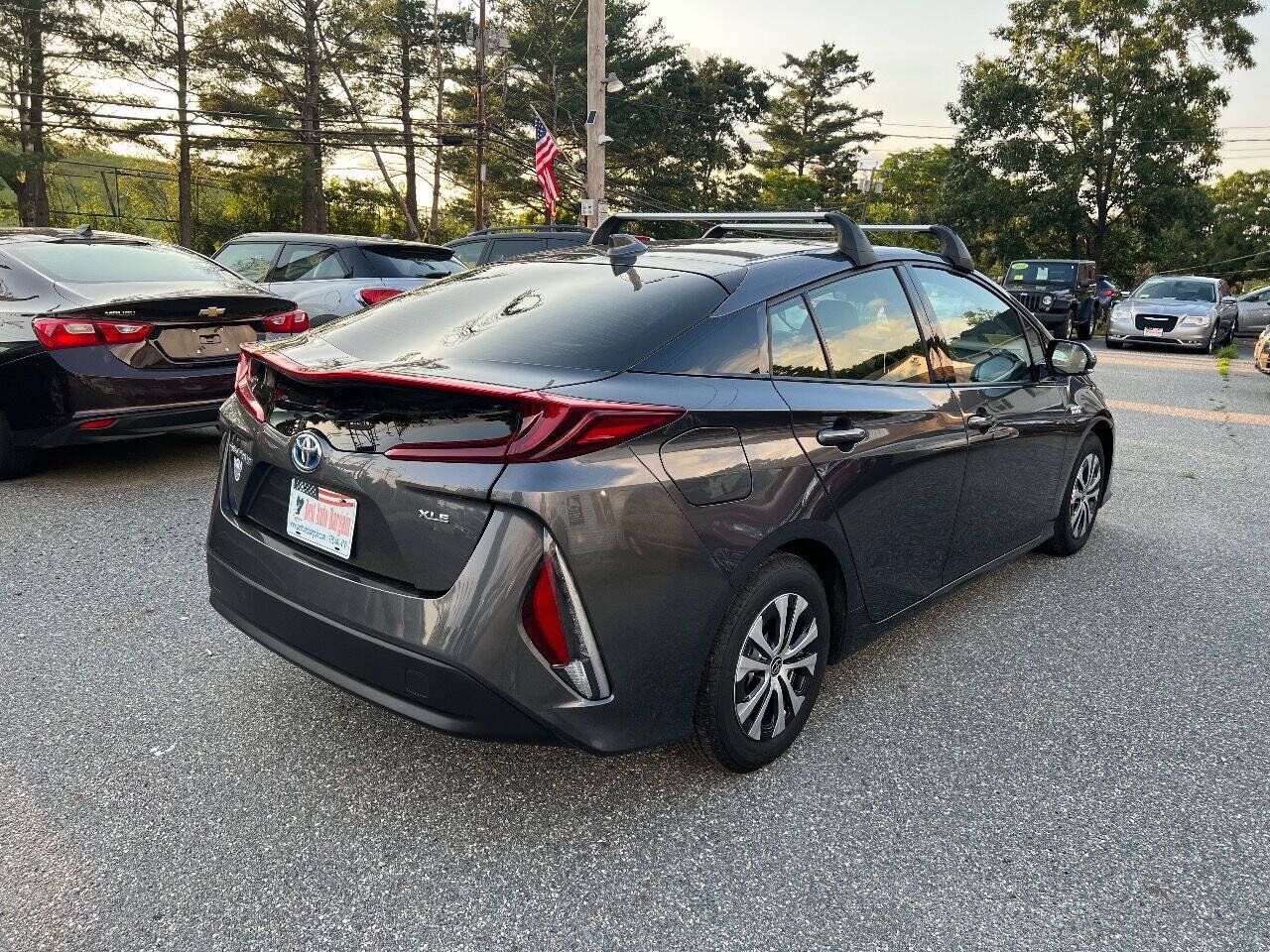 Used 2020 Toyota Prius Prime XLE FWD image 6
