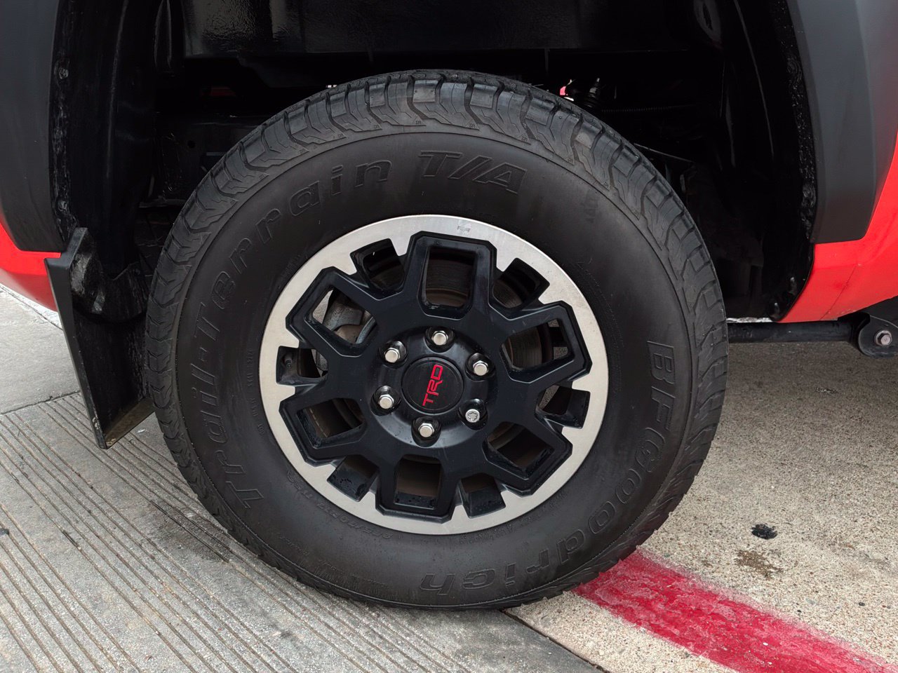 Used 2024 Toyota Tacoma TRD Off-Road w/ TRD Off Road Premium Package AWD/4WD image 9