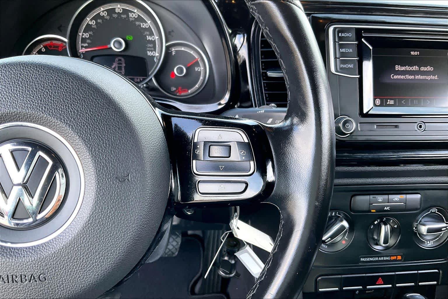 Used 2019 Volkswagen Beetle 2.0T S FWD image 19