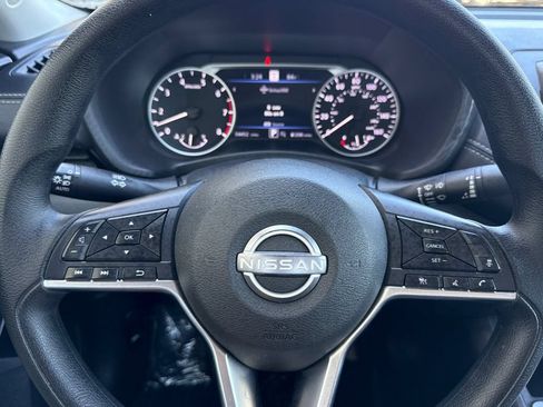 Used 2024 Nissan Sentra SV FWD image 23