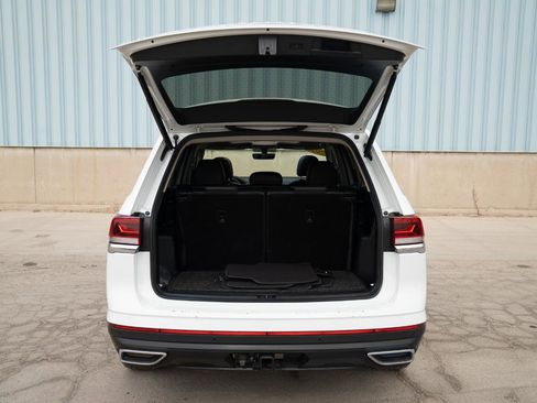 Used 2023 Volkswagen Atlas SE w/ Panoramic Sunroof Package image 16