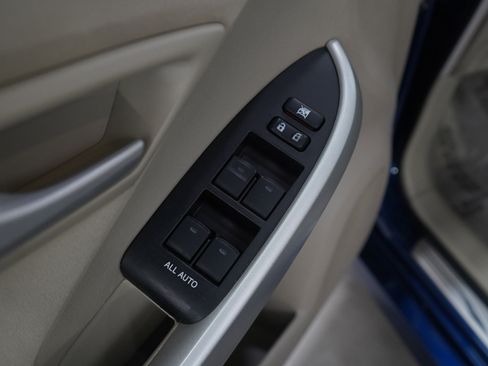 Used 2011 Toyota Prius Two image 18