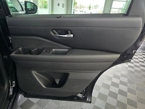 Used 2025 Nissan Pathfinder SL AWD/4WD image 41