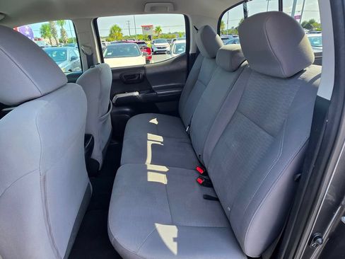 Used 2019 Toyota Tacoma SR5 RWD image 10