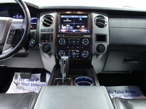 Used 2015 Ford Expedition Platinum AWD/4WD image 19