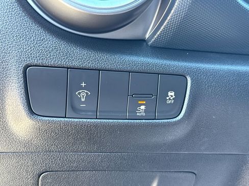 Used 2023 Hyundai Kona SE image 27