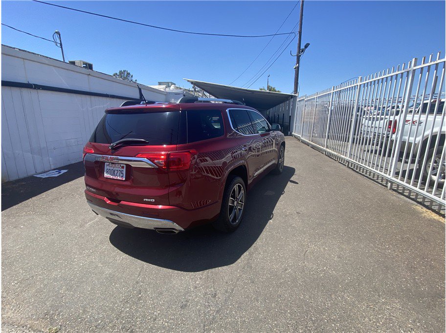 Used 2018 GMC Acadia Denali w/ Technology Package AWD/4WD image 5