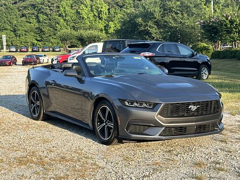 Used 2025 Ford Mustang Premium RWD image 3