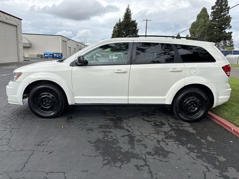 Used 2016 Dodge Journey SE w/ Flexible Seating Group image 8
