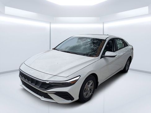 New 2026 Hyundai Elantra SE FWD image 7