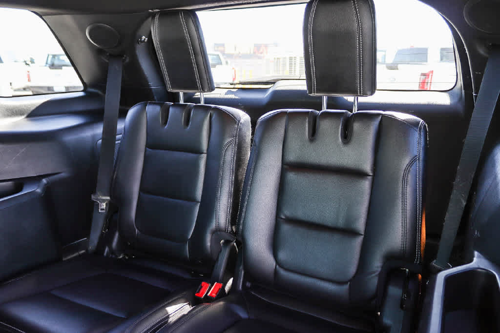 Used 2017 Ford Explorer Limited w/ Equipment Group 303A AWD/4WD image 19