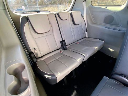 Used 2017 Kia Sedona EX image 23
