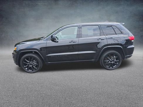 Used 2018 Jeep Grand Cherokee Altitude AWD/4WD image 4