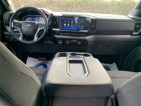 Used 2023 Chevrolet Silverado 1500 LT AWD/4WD image 16